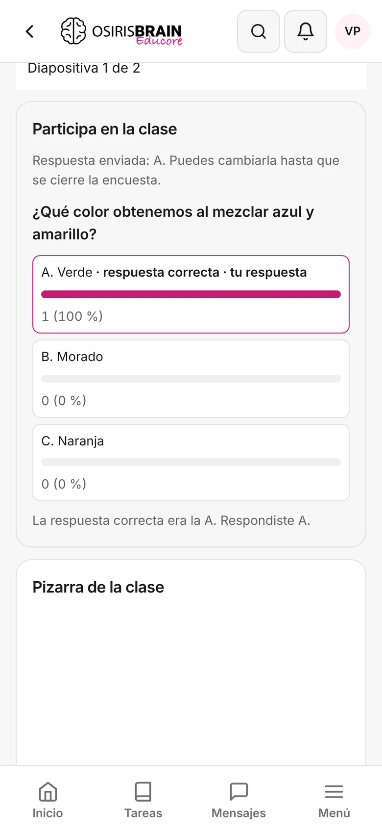 Captura del celular de una alumna en «Mi clase»: «Participa en la clase», la pregunta «¿Qué color obtenemos al mezclar azul y amarillo?», la opción «A. Verde · respuesta correcta · tu respuesta» y el texto «La respuesta correcta era la A. Respondiste A.».